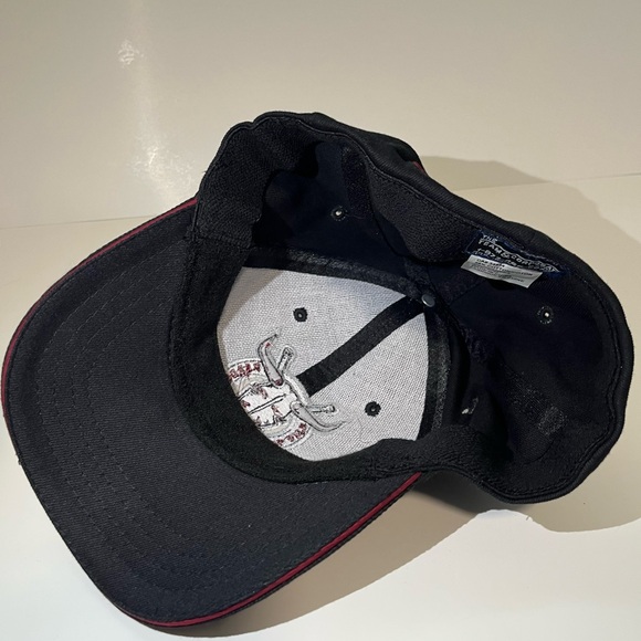 Red Deer Rebels Canadian Junior Ice Hockey Stretch Fit Hat Adult S/M - Picture 4 of 8